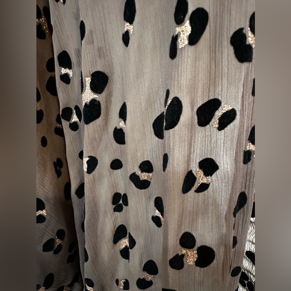SOLD 🤑 Ashlee by Amaryllis Gold Leopard Kimono - Picture 5 of 5